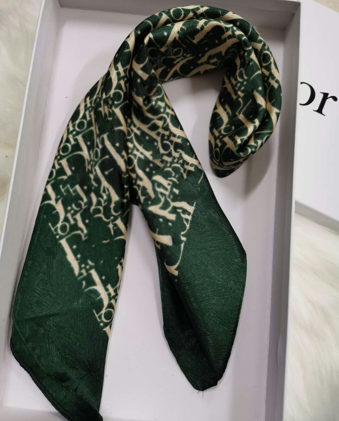 Classic scarf printed alphabet scarfs luxury silk twill square scarves for ladies, Blue;gray
Classic scarf printed alphabet scarfs luxury silk twill square scarves for ladies, Blue;gray
