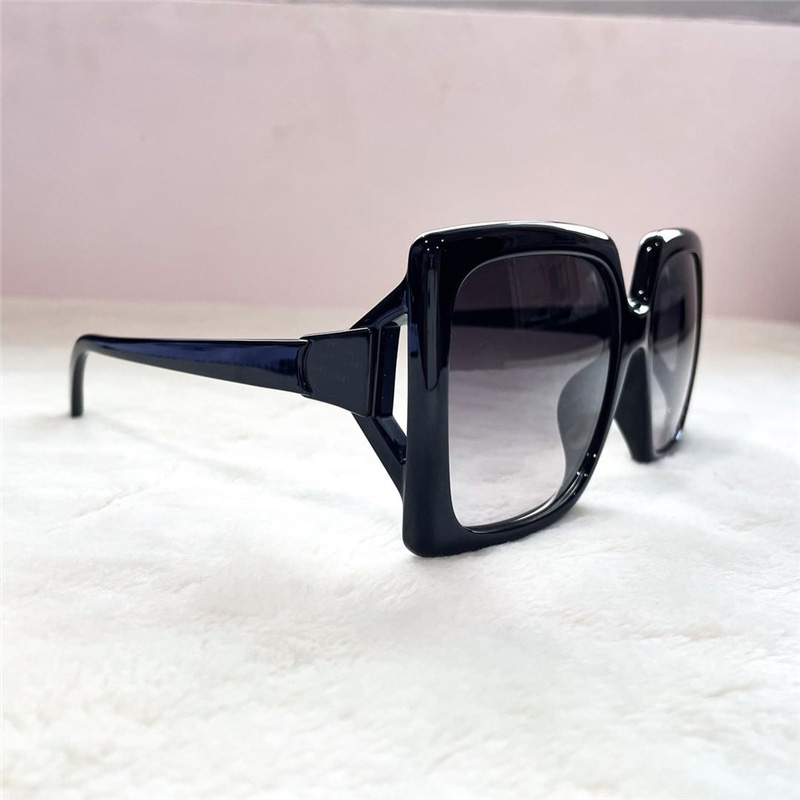 Fashion designer 0876 Sunglasses for women simple square oversized glasses summer wild leisure style top quality Anti-Ultraviolet protection come with box
Fashion designer 0876 Sunglasses for women simple square oversized glasses summer wild leisure style top quality Anti-Ultraviolet protection come with box