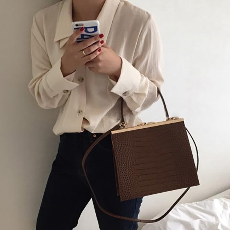 Waist Bags Brown And Black Crocodile Pattern Clip Bag PU Material Retro Trendy Shoulder Fashion All-Match Lady Messenger, Sky blue
Waist Bags Brown And Black Crocodile Pattern Clip Bag PU Material Retro Trendy Shoulder Fashion All-Match Lady Messenger, Sky blue