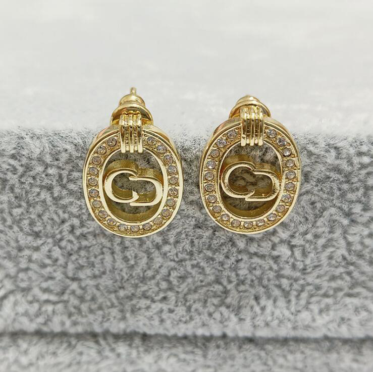 High-end Womens Brand Letter Stud Earrings Fashion Designer Geometric Round High Quality Inlay Crystal Rhinestone Earring Women Wedding Part, Golden;silver
High-end Womens Brand Letter Stud Earrings Fashion Designer Geometric Round High Quality Inlay Crystal Rhinestone Earring Women Wedding Part, Golden;silver