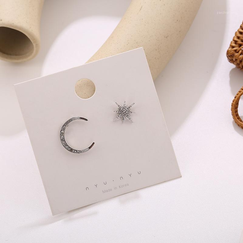 Stud Korean Temperament Women Asymmetrical Star Moon Ears High-End Personality Earrings For Female Gifts Dating Jewelry Accessories, Golden;silver
Stud Korean Temperament Women Asymmetrical Star Moon Ears High-End Personality Earrings For Female Gifts Dating Jewelry Accessories, Golden;silver