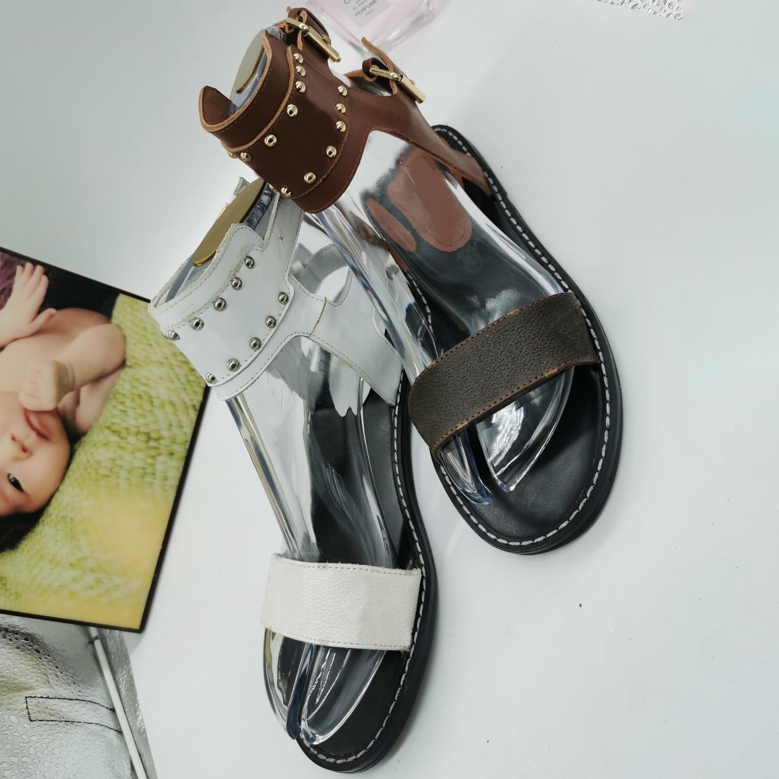 2021 Summer fashion Women Sandals rivet Flats Sexy Ankle High Boots Men Gladiator Sandal Woman Casual Flat Shoes Ladies Beach Roman Sandall with box Large size 35-45
2021 Summer fashion Women Sandals rivet Flats Sexy Ankle High Boots Men Gladiator Sandal Woman Casual Flat Shoes Ladies Beach Roman Sandall with box Large size 35-45