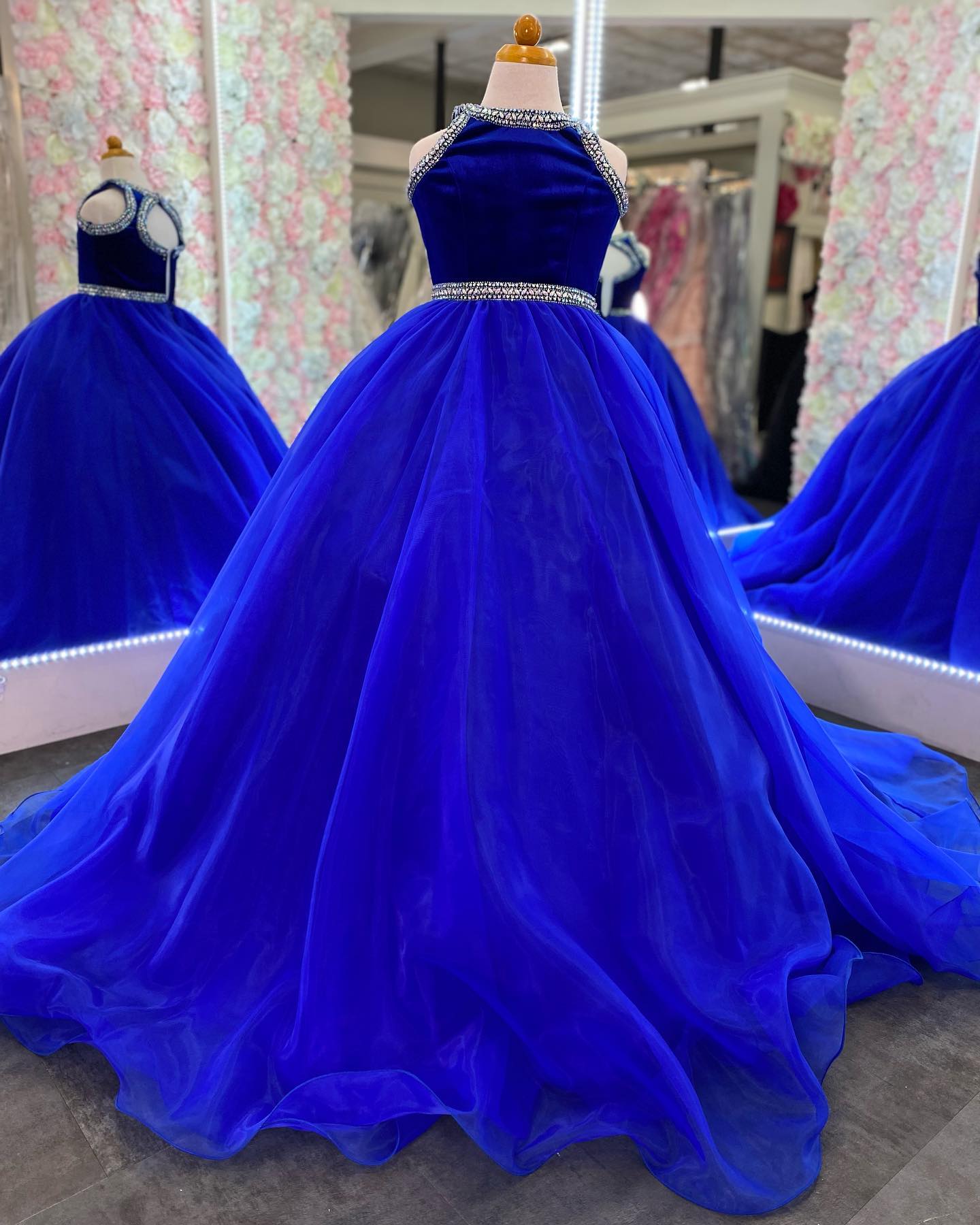 Little Miss Pageant Dress for Teens Juniors Toddlers 2022 Beading AB Stones Crystal Long Pageant Gown Girl Formal Party rosie Royal Blue Velvet Organz