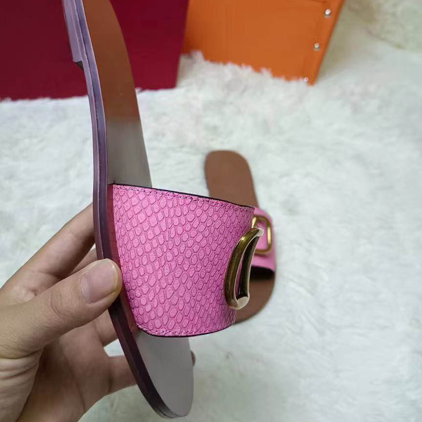 2021 Newest Women Woody Mules Fflat Slipper Deisgner Lady Lettering Fabric Outdoor Leather Sole Slide Sandal, Black
2021 Newest Women Woody Mules Fflat Slipper Deisgner Lady Lettering Fabric Outdoor Leather Sole Slide Sandal, Black