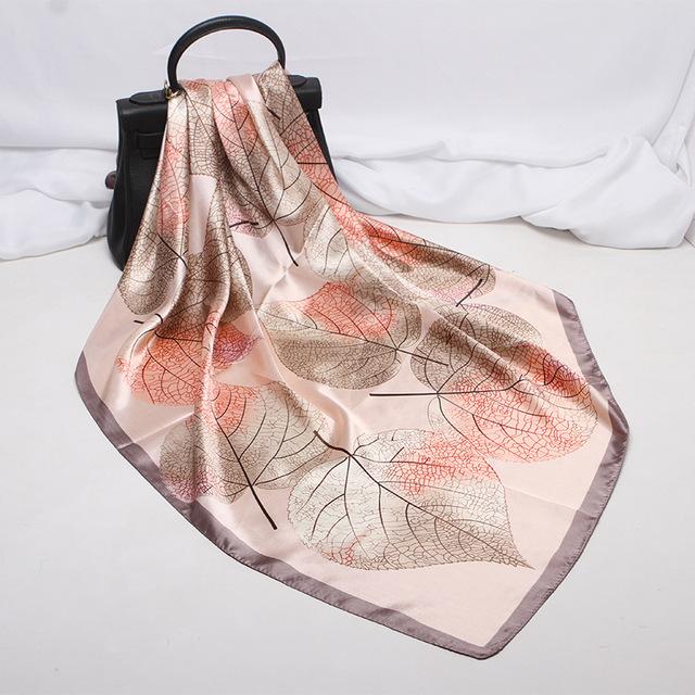 Scarves 2021 Fashion Silk Scarf Leaf Outdoor Sunscreen Shawl Decorative Square Kerchief 90*90CM
Scarves 2021 Fashion Silk Scarf Leaf Outdoor Sunscreen Shawl Decorative Square Kerchief 90*90CM