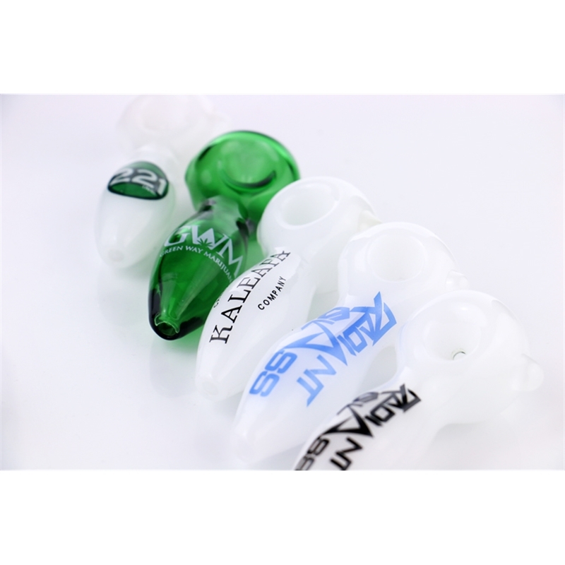 Hand Glass 2pcs/lot mix color smoking pipes blue green and white with different logo spoon
Hand Glass 2pcs/lot mix color smoking pipes blue green and white with different logo spoon