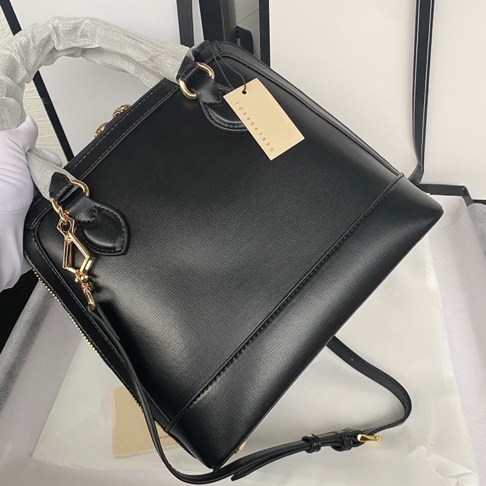 Newset Flaps Bag Lady Handbags with Key chain bags Real leather Women Shoulder handbag clutch tote bags Messenger purs, Shoebox is not sold separately
Newset Flaps Bag Lady Handbags with Key chain bags Real leather Women Shoulder handbag clutch tote bags Messenger purs, Shoebox is not sold separately