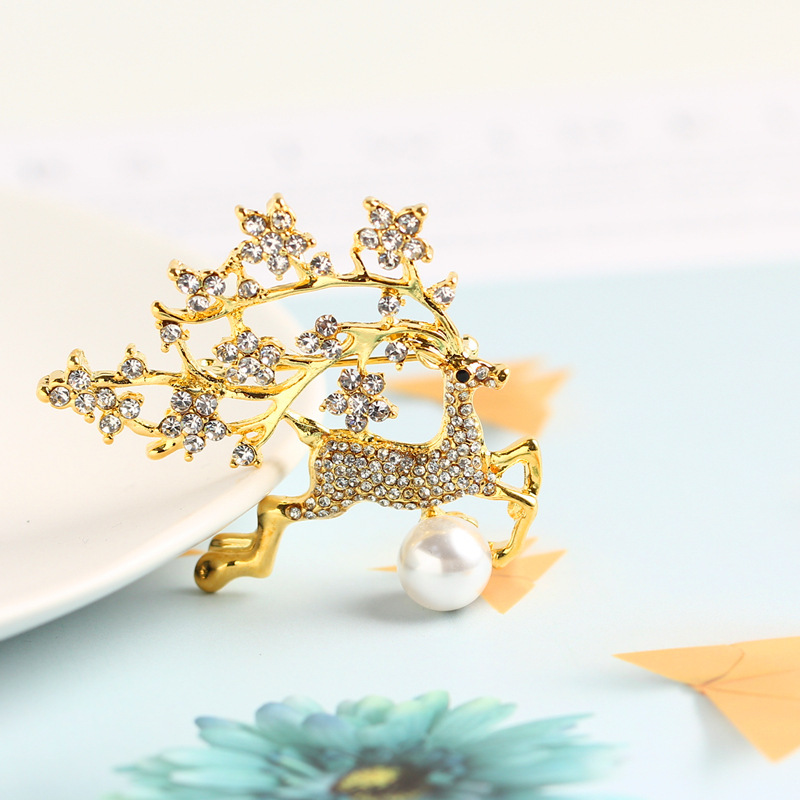 Fashion Luxury Elk Brooch Alloy Rhinestone Women Men Christmas Reindeer Suit Pin Accessories Jewelry Animal Broach Gift
Fashion Luxury Elk Brooch Alloy Rhinestone Women Men Christmas Reindeer Suit Pin Accessories Jewelry Animal Broach Gift