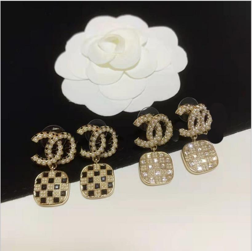 Square Diamond Earrings celebrity style high-grade light luxury personalized brass 925 silver needle
Square Diamond Earrings celebrity style high-grade light luxury personalized brass 925 silver needle