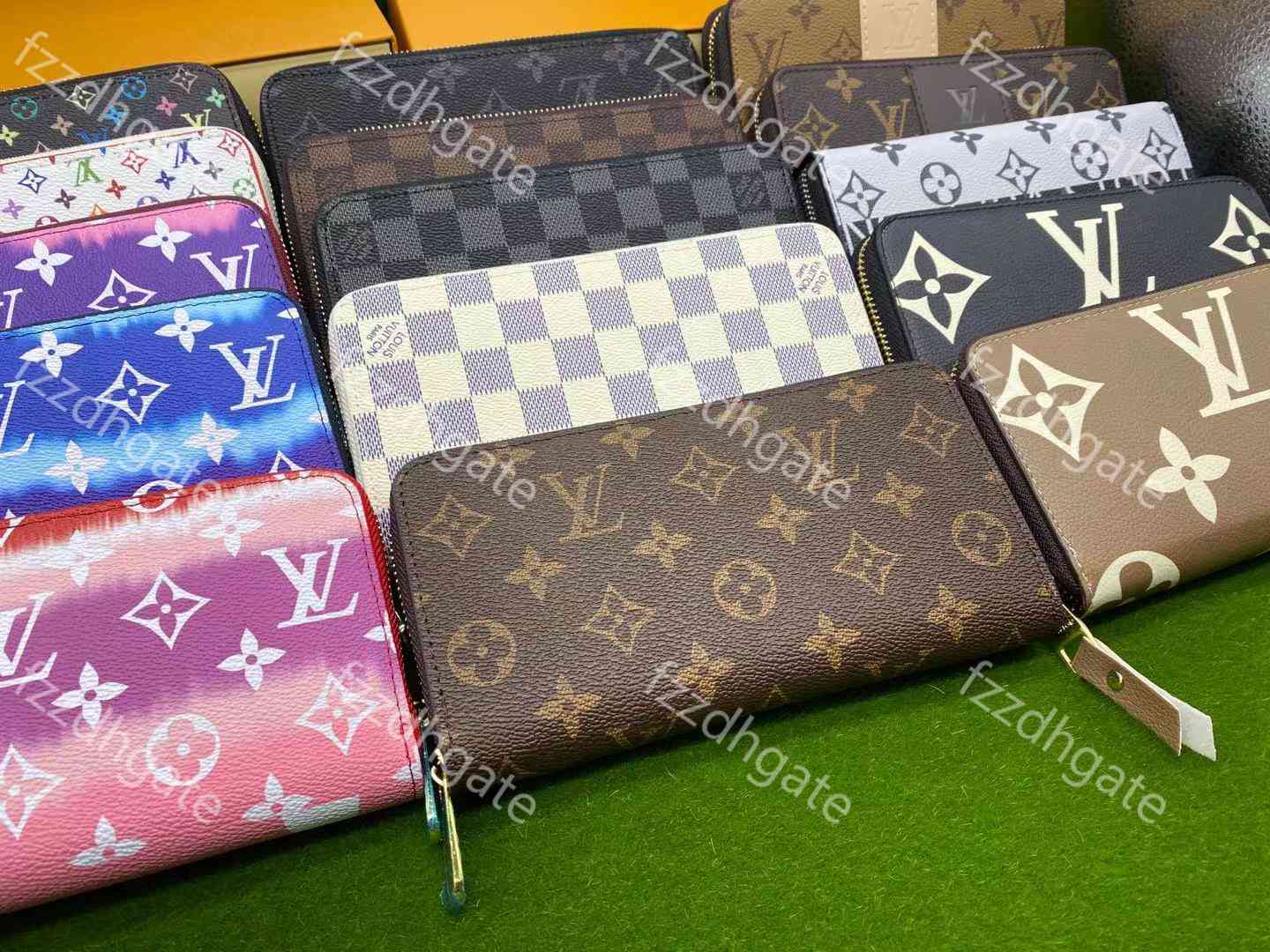 Zipper interlayer favorite Designers women's louis vitton bag neverfull shoulder lv totes purses wallets ysl crossbody backp, Red;black
Zipper interlayer favorite Designers women's louis vitton bag neverfull shoulder lv totes purses wallets ysl crossbody backp, Red;black