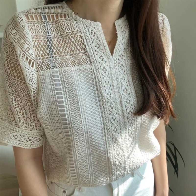 KUSHAIKI Chic Elegant Lace Shirt Women Korean Hollow-out Blouse Tops Summer Puff Sleeve O-neck Blusas De Mujer 6J752 210603