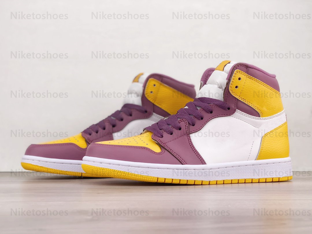 1 High OG Brotherhood Skateboard shoes University Gold Purple Light Bordeaux White Outdoor Trainers Sports Basketball shoes, 01
1 High OG Brotherhood Skateboard shoes University Gold Purple Light Bordeaux White Outdoor Trainers Sports Basketball shoes, 01