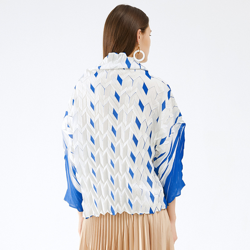 VKBN s Spring Autumn Geometric Pleated Fabric Casual Plus Size Hoodies Women Pullovers Female High Collar 210507