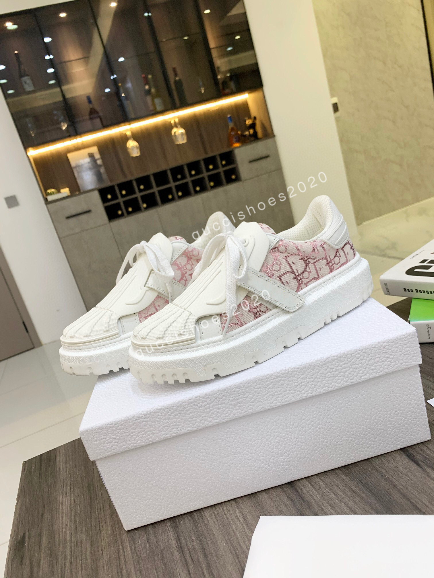2022 summer casual shoes classic ladies sneakers black and white houndstooth embroidery Montaigne gray low-top sandals size35-40, 01
2022 summer casual shoes classic ladies sneakers black and white houndstooth embroidery Montaigne gray low-top sandals size35-40, 01