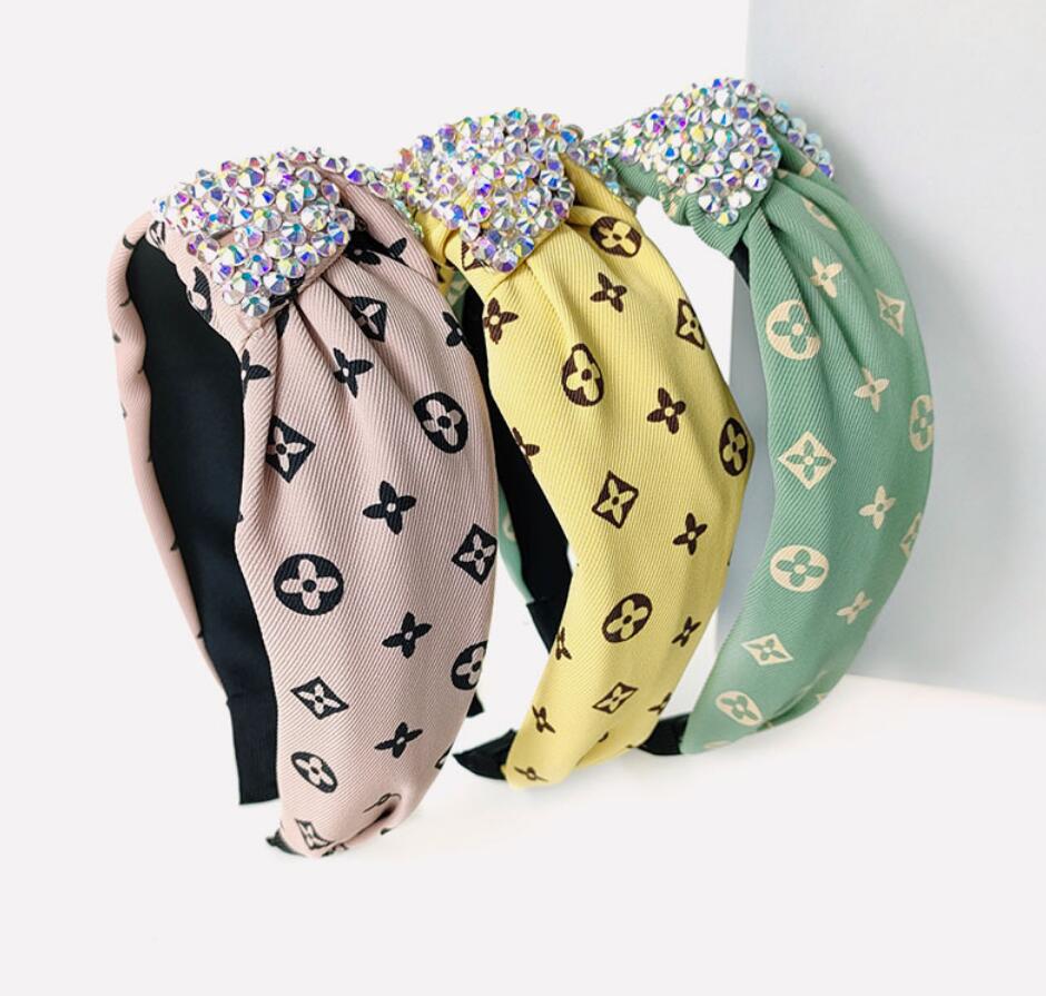 5 Styles Ladies Luxury Brand Inlaid Rhinestone Ladies Wide-sided Knotted Hairband Outdoor Sports Leisure Non-slip Anti-dropping Accessories
5 Styles Ladies Luxury Brand Inlaid Rhinestone Ladies Wide-sided Knotted Hairband Outdoor Sports Leisure Non-slip Anti-dropping Accessories