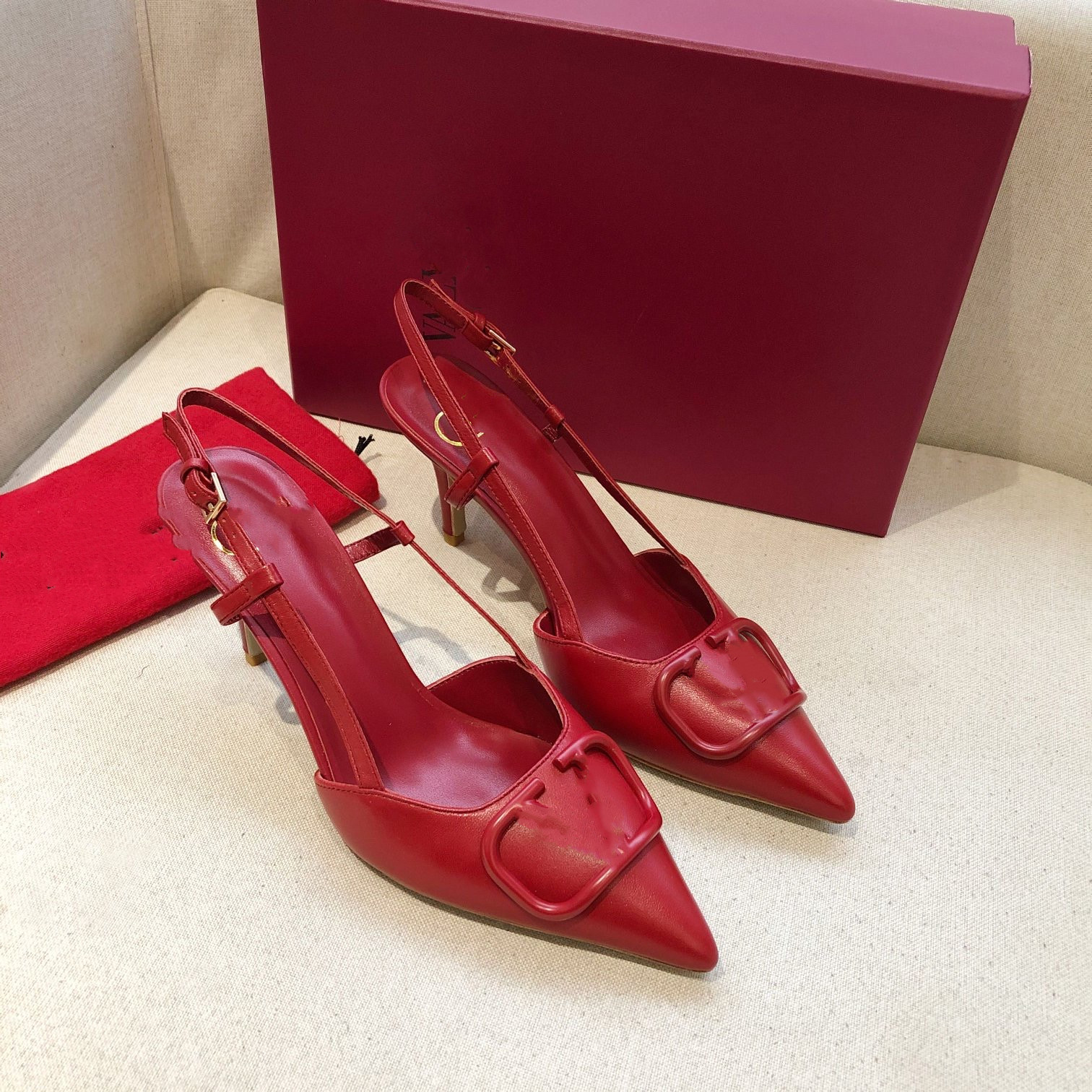 2021 fashion luxury designer women's shoes high heels 8cm 10cm nude black red leather pointed shallow shoes bottom dress shoes 0615, 05
2021 fashion luxury designer women's shoes high heels 8cm 10cm nude black red leather pointed shallow shoes bottom dress shoes 0615, 05