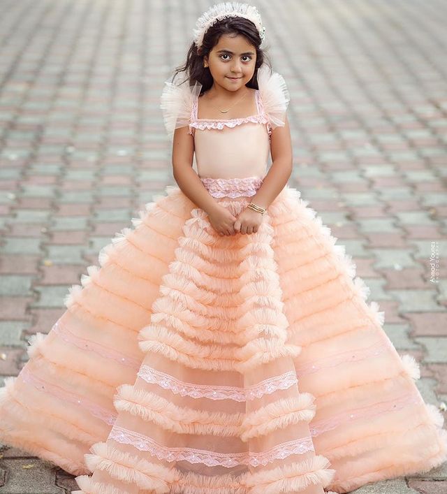 2021 Pink Luxurious Flower Girl Dresses Ball Gown Spaghetti Tiers Tulle Lilttle Kids Birthday Pageant Weddding Gowns ZJ676, White
2021 Pink Luxurious Flower Girl Dresses Ball Gown Spaghetti Tiers Tulle Lilttle Kids Birthday Pageant Weddding Gowns ZJ676, White