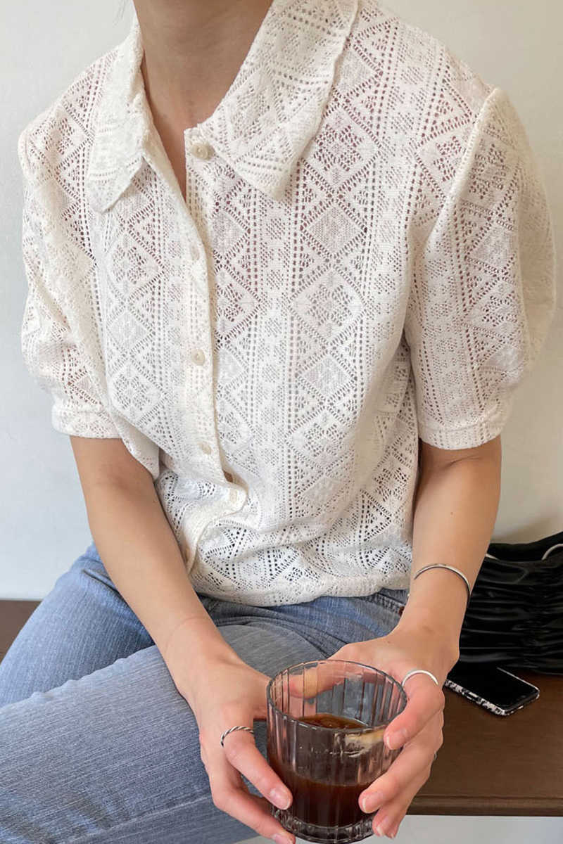 Korejpaa Women Shirt Summer Korean Chic Retro Temperament Lapel Single-Breasted Micro-Transparent Lace Crocheted Blouses 210526