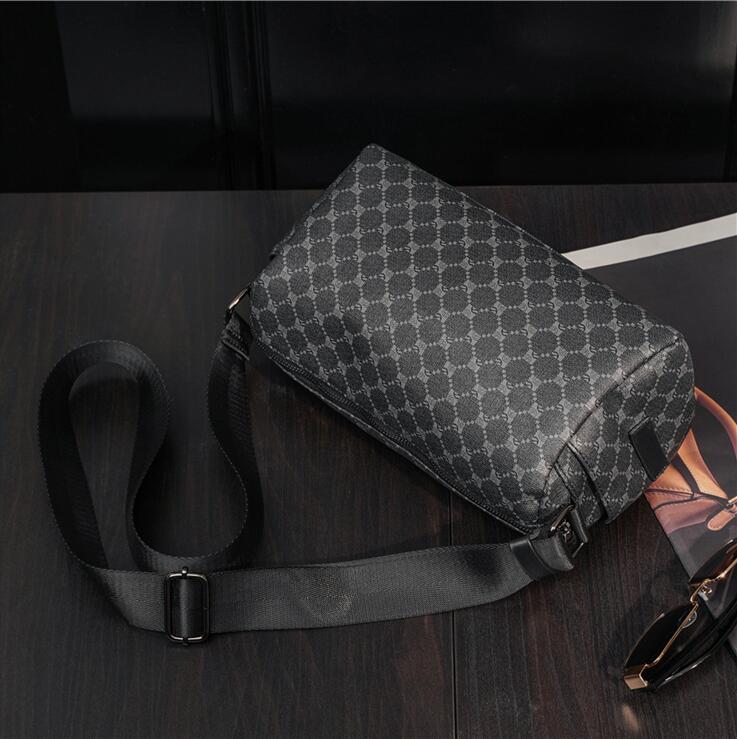 Wholesale factory men leather shoulder bags outdoor sports plaid backpack business large striped mailman bag street trend stitching printed handbag, Black1-2025
Wholesale factory men leather shoulder bags outdoor sports plaid backpack business large striped mailman bag street trend stitching printed handbag, Black1-2025
