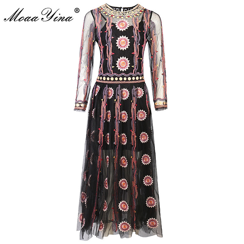 Fashion Designer Summer Black Midi Dress Women Long sleeve Gorgeous Embroidery Vintage Elegant Party 210524
Fashion Designer Summer Black Midi Dress Women Long sleeve Gorgeous Embroidery Vintage Elegant Party 210524