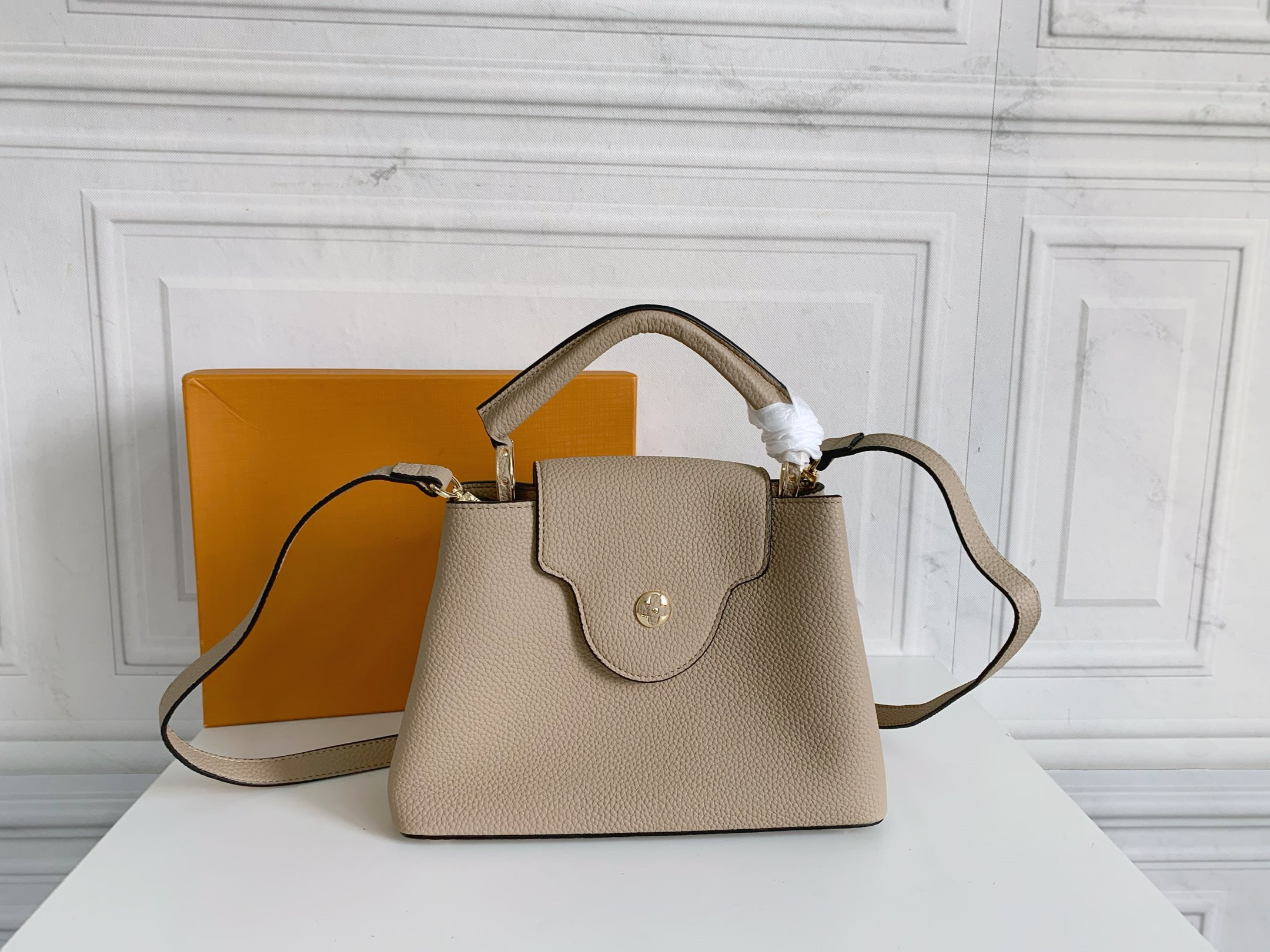 Fashion Capucines Tote Wallet Camera Shoulder Crossbody Bag Totes Purses Leather Double Quilting Handbags Women Luxurys Designers Bags 2021 Handbag Purse M999
Fashion Capucines Tote Wallet Camera Shoulder Crossbody Bag Totes Purses Leather Double Quilting Handbags Women Luxurys Designers Bags 2021 Handbag Purse M999