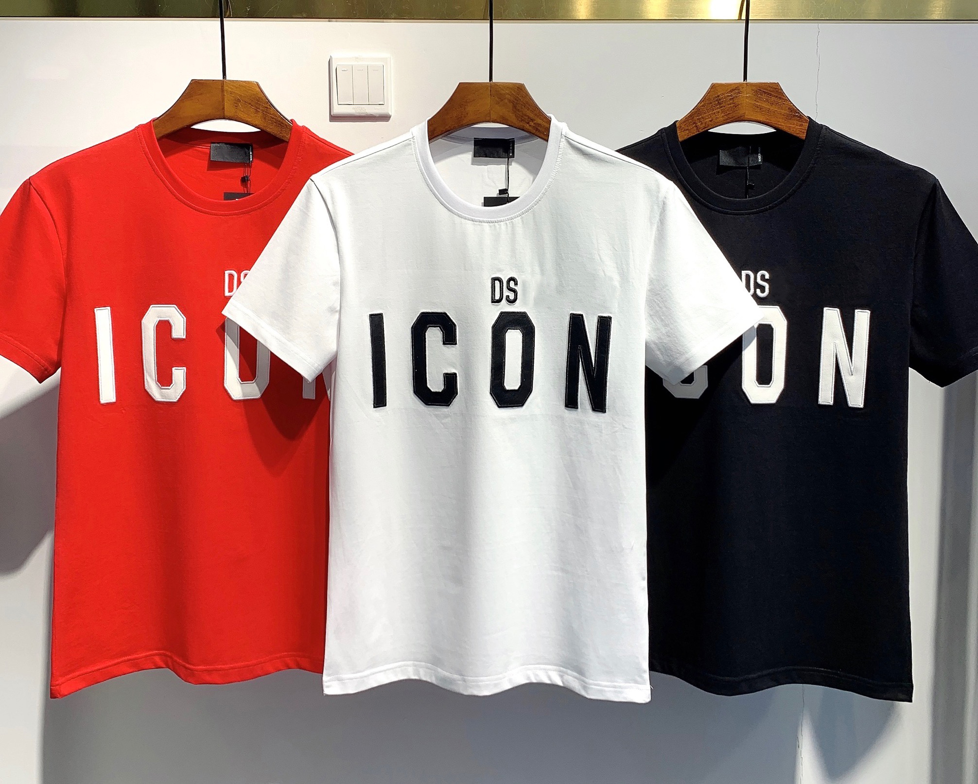 2021 Fashion ICON designers mens women t shirt #DT005 off summer Classic maple leaf tees Essentials white letters print casual clothing, White;black
2021 Fashion ICON designers mens women t shirt #DT005 off summer Classic maple leaf tees Essentials white letters print casual clothing, White;black