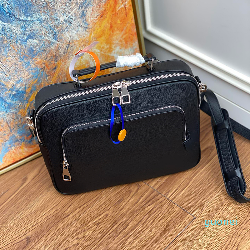 2021 shoulder bag zipper front pocket and double sticker pocket inside shoulder straps Multiple carrying modesbag
2021 shoulder bag zipper front pocket and double sticker pocket inside shoulder straps Multiple carrying modesbag