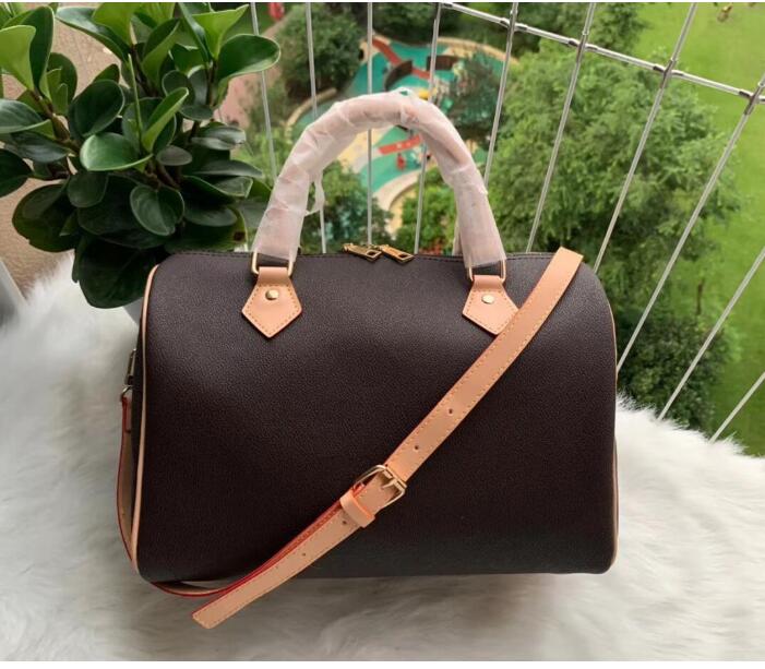 2021 new Women Messenger Travel bag Classic Style Fashion bags Shoulder Bags Lady Totes handbags 30 cm With key lock01
2021 new Women Messenger Travel bag Classic Style Fashion bags Shoulder Bags Lady Totes handbags 30 cm With key lock01