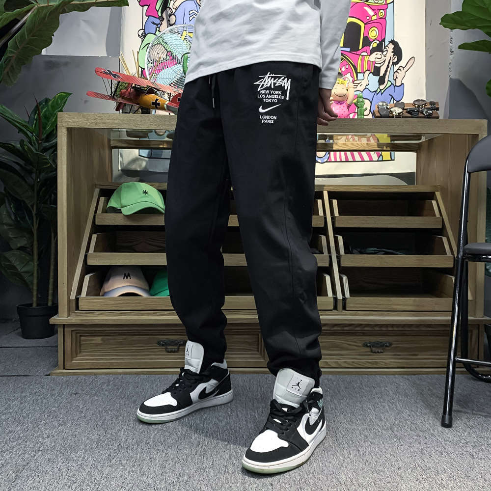 21ss spring stussy co branded small hook embroidery pants corset overalls youth men's and women's casual pants, Black
21ss spring stussy co branded small hook embroidery pants corset overalls youth men's and women's casual pants, Black
