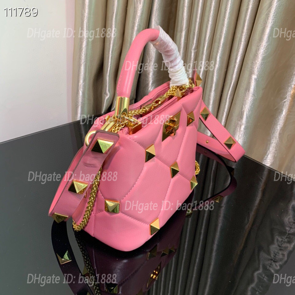 Brand Women's Sheepskin Shoulder Bag Luxury Designer 2021 Fashion Postman Bag Women Gravani Roman Handbag Classic Rivet Leather Chain Bags, Customize
Brand Women's Sheepskin Shoulder Bag Luxury Designer 2021 Fashion Postman Bag Women Gravani Roman Handbag Classic Rivet Leather Chain Bags, Customize