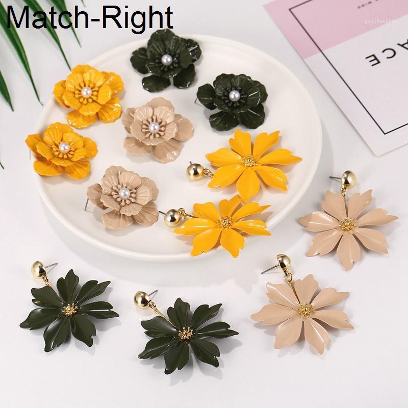 Match-Right Vintage Statement Cute Flower Earrings For Women Korean Maxi Big Stud Pendant Female Jewelry SP876, Golden;silver
Match-Right Vintage Statement Cute Flower Earrings For Women Korean Maxi Big Stud Pendant Female Jewelry SP876, Golden;silver