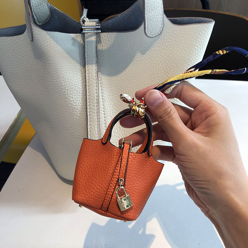 Designer bags Accessories key chain Mini Totes Kids purse Handbag girl hanger keychain Luxury case hook cases earphone clutch keys ring lady shoulder 