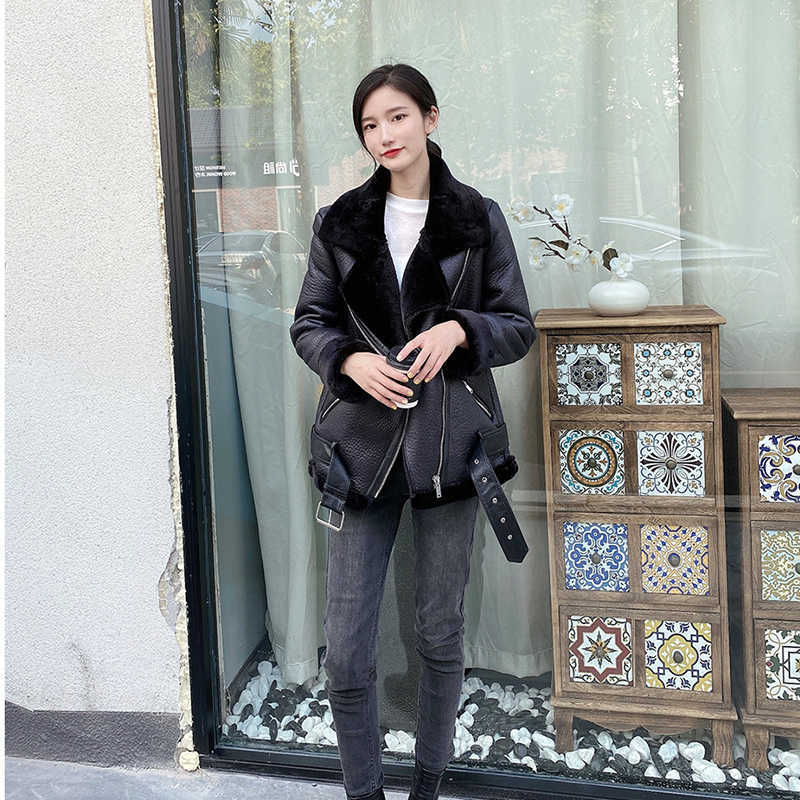 LY VAREY LIN Winter Women Warm Thick Outerwear Faux Lamb Leather Coat Moto Outwear Wool Parkas Fur Collar Zipper Jacket 210526