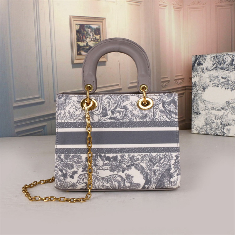 luxury cross body women's bags classic style Totes high quality letter pattern brand shoulder travel bag
luxury cross body women's bags classic style Totes high quality letter pattern brand shoulder travel bag