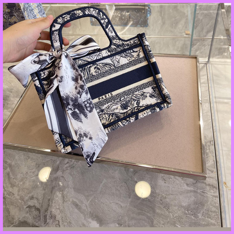 New Fashion Women Handbags Designer Handbag Mini Bags Ladies Casual Tote Beach Embroidery Sac À Main Open Pocket With Box D217226F
New Fashion Women Handbags Designer Handbag Mini Bags Ladies Casual Tote Beach Embroidery Sac À Main Open Pocket With Box D217226F