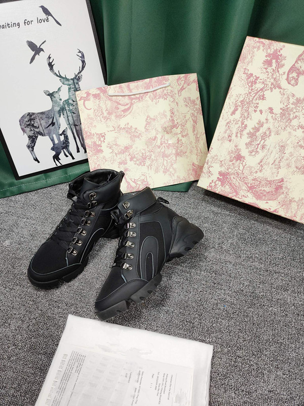 Spanish designer 2021SS sneakers designer women and men sneakers comfortable sole top cowhide high quality, 01
Spanish designer 2021SS sneakers designer women and men sneakers comfortable sole top cowhide high quality, 01
