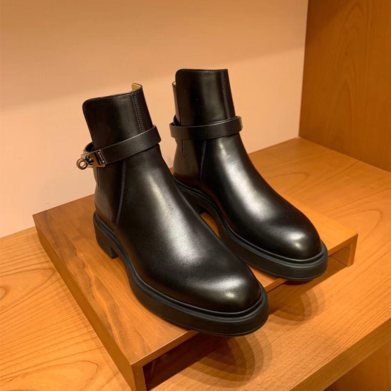 High-quality H home genuine leather womens boots Semi-Martin thick-soled high-rise mid-tube classic fashion autumn and winter new style solid color flat-bottom buckle, Black
High-quality H home genuine leather womens boots Semi-Martin thick-soled high-rise mid-tube classic fashion autumn and winter new style solid color flat-bottom buckle, Black