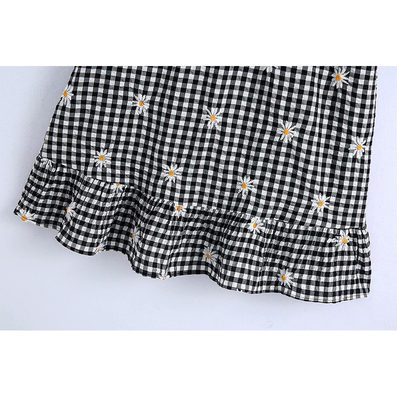 Women Plaid Dress Floral Embroidery Short Sleeve O-Neck Above Knee Dresses Chic Lady Casual Fashion Clothes 210517