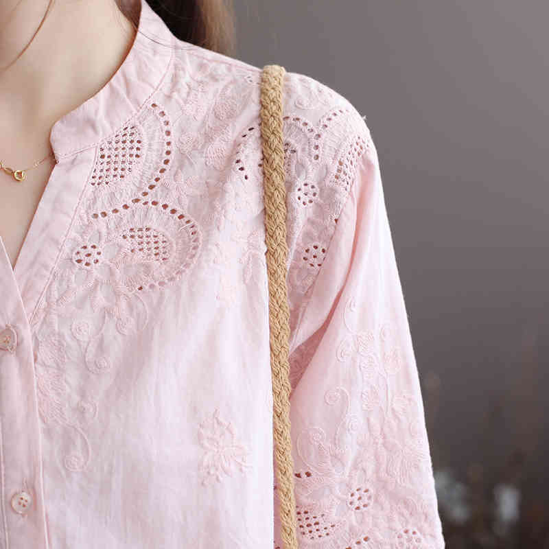 Summer Style Women Tshirt Plus Size Hollow Out Embroidery Vintage Cotton V-neck Tee Shirt Femme Puff Sleeve Loose Tops XMM1 210512