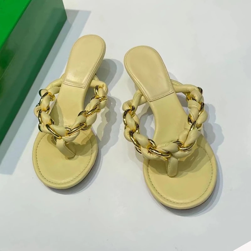 2021 Summer chain Beach Slippers Women Real Leather Split Toe Leisure Sandals Comfort Vacation Shoes Lazy Flip Flops girls, Black
2021 Summer chain Beach Slippers Women Real Leather Split Toe Leisure Sandals Comfort Vacation Shoes Lazy Flip Flops girls, Black