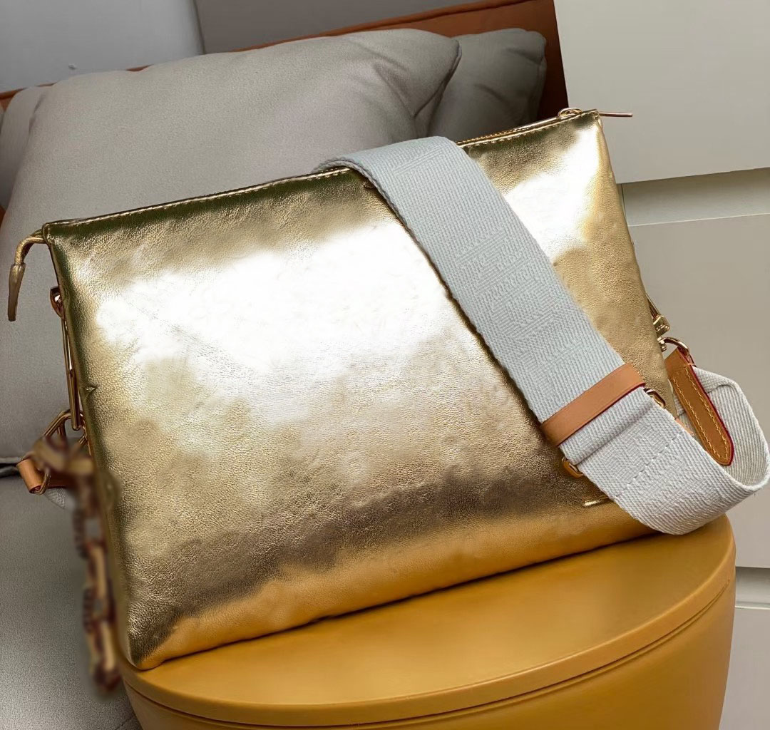 Handbag Women Luxurys Designers Bags 2021 purse totes wallet Shoulder Bag Classic Leather Woman Fashion Tyrant gold embossed fluffy avant-ga
Handbag Women Luxurys Designers Bags 2021 purse totes wallet Shoulder Bag Classic Leather Woman Fashion Tyrant gold embossed fluffy avant-ga