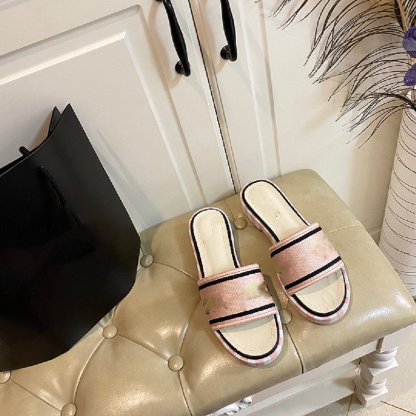 2021 summer leather slippers women's fashion trend online celebrity shoes beach thick bottom go out, Black
2021 summer leather slippers women's fashion trend online celebrity shoes beach thick bottom go out, Black