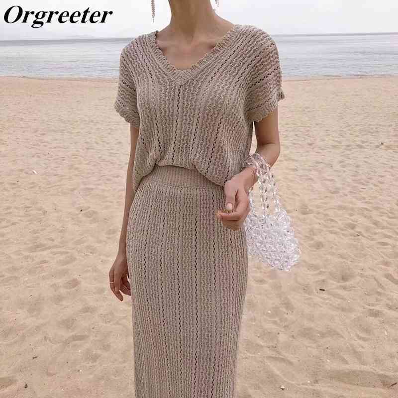 Summer Thin Twist Skirt Knitted 2 piece set Women Double V-neck Short Sleeve Tops + Stretch Bodycon Long Skirts Sweater Set 210525, Khaki
Summer Thin Twist Skirt Knitted 2 piece set Women Double V-neck Short Sleeve Tops + Stretch Bodycon Long Skirts Sweater Set 210525, Khaki
