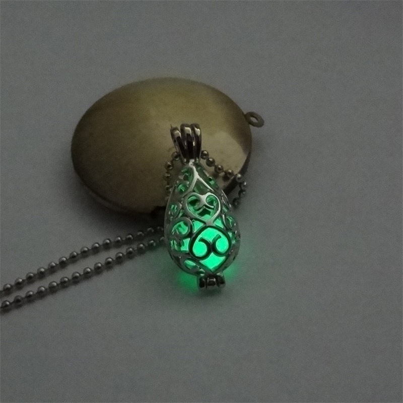 teardrop openwork essential oil necklace diffuser necklace wholesale perfume necklace aromatherapy jewelry diffusers metal volcanic 254 W2, Silver
teardrop openwork essential oil necklace diffuser necklace wholesale perfume necklace aromatherapy jewelry diffusers metal volcanic 254 W2, Silver