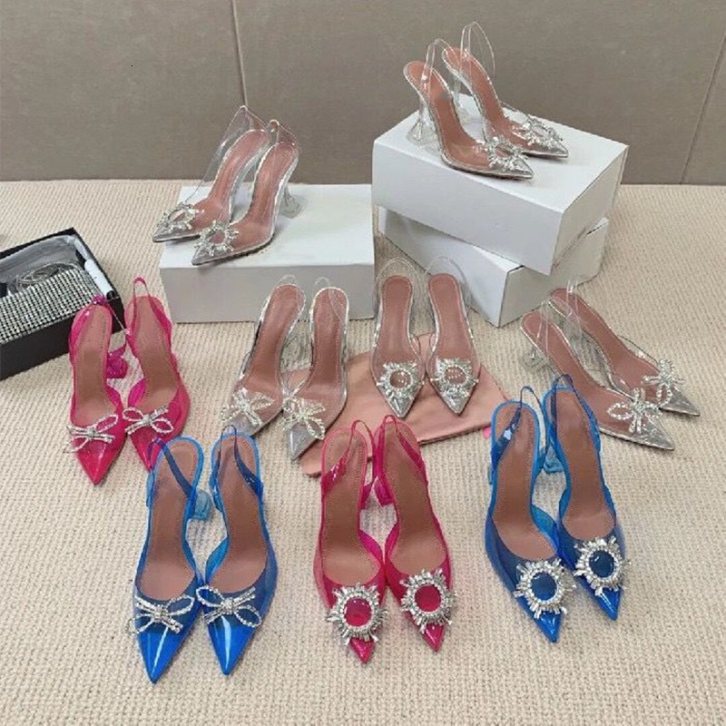 Sandals verão novo diamante arco sandálias femininas pvc borracha transparente apontou oco salto alto JTSV, 1# shoe box
Sandals verão novo diamante arco sandálias femininas pvc borracha transparente apontou oco salto alto JTSV, 1# shoe box