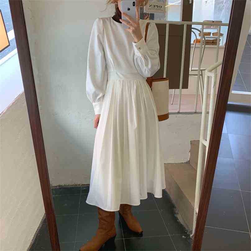 White Office Lady Pleated Women Vintage Feminine Sweet High Waist Gentle Retro Long Dresses Vestidos 210525, Photo color
White Office Lady Pleated Women Vintage Feminine Sweet High Waist Gentle Retro Long Dresses Vestidos 210525, Photo color