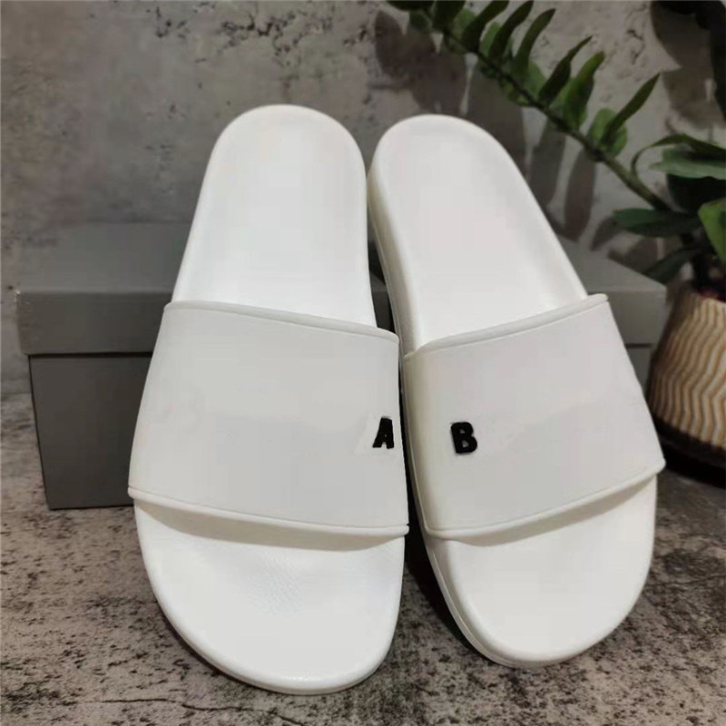 Top Quality Mens Womens Slippers Summer Rubber Sandals Beach Slide Fashion Scuffs T Indoor Shoes slipper sandal Size 36-46
Top Quality Mens Womens Slippers Summer Rubber Sandals Beach Slide Fashion Scuffs T Indoor Shoes slipper sandal Size 36-46