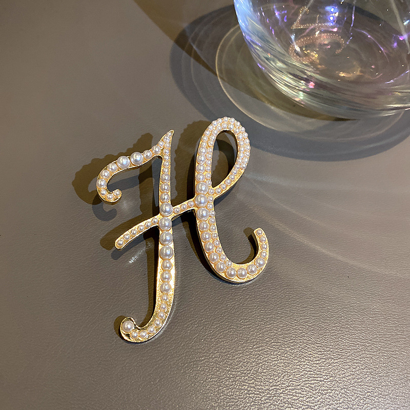 Designer Brooches high quality Pearl letter Brooch Valentine039s Day gift LC2