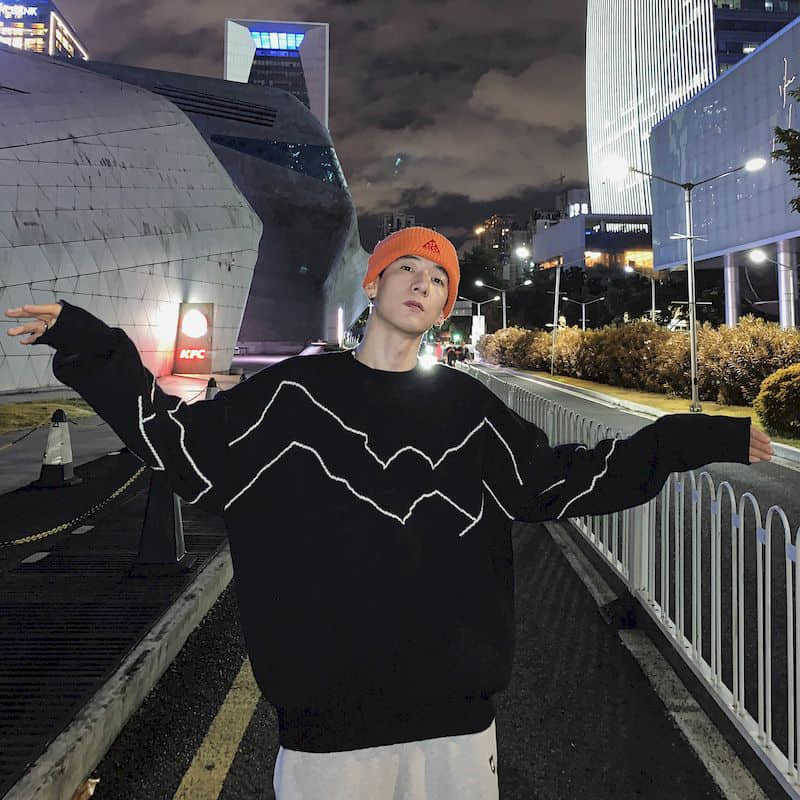 Cool sweater men's autumn and winter retro dark Harajuku trend boys loose Korean style college style sweater high street 211008