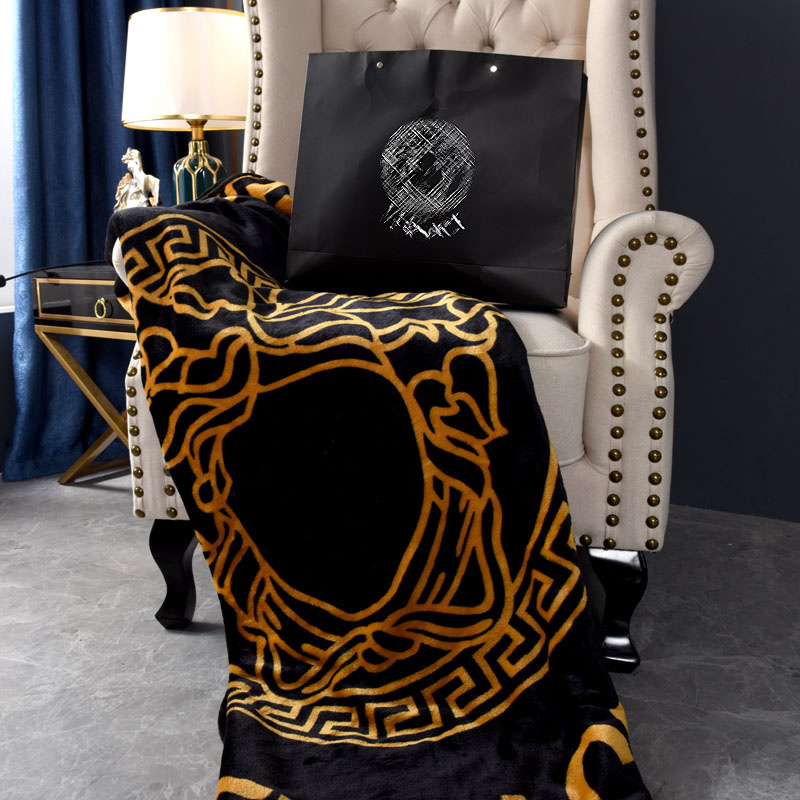 Fashion black throw flannel fleece blanket Travel home office nap luxurys blankets Free Ship
Fashion black throw flannel fleece blanket Travel home office nap luxurys blankets Free Ship